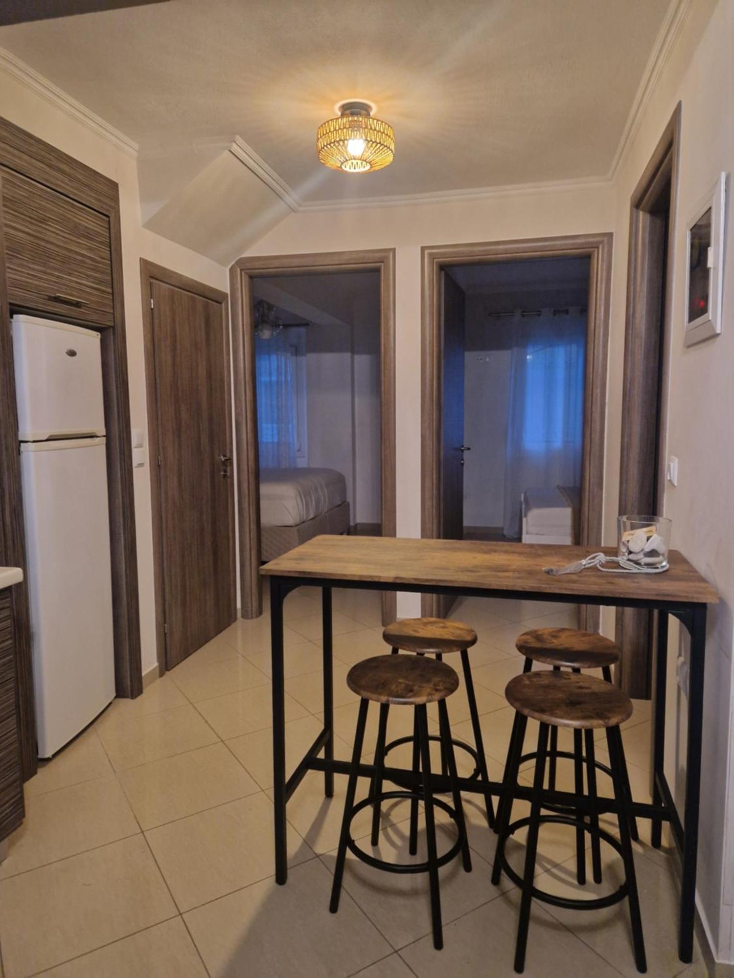 Iro Apartments Néa Péramos Extérieur photo